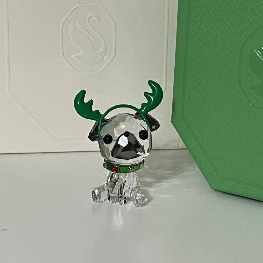 Brand New Swarovski Holiday Cheers Pug